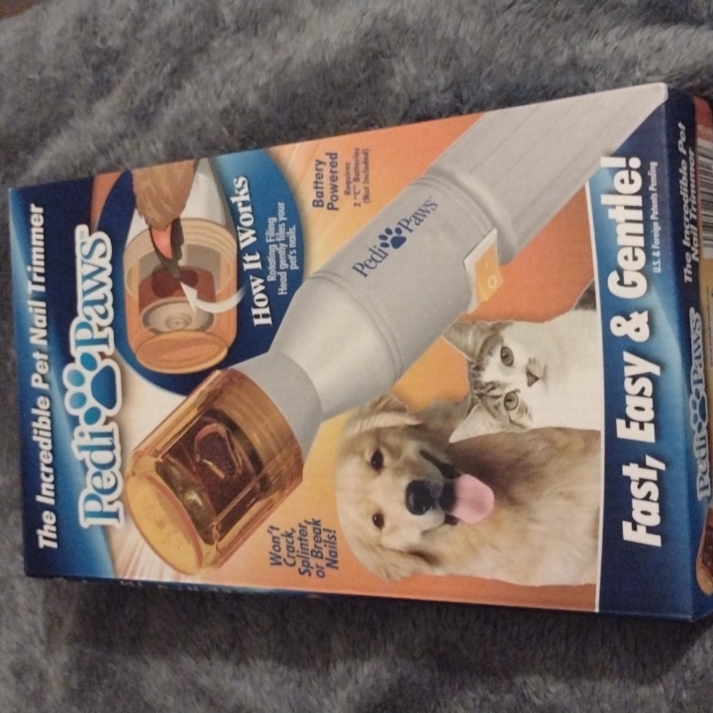 PEDI PAWS PET NAIL TRIMMER. NIB. NWT.